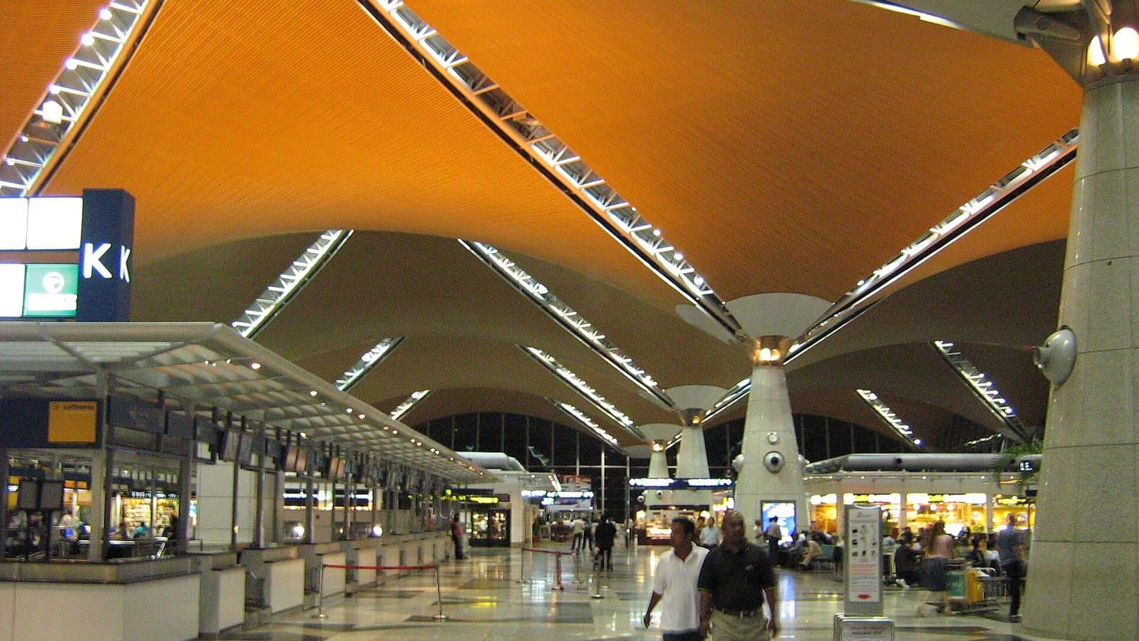 Airport Tax in Malaysia Explained: PSC, Departure Levy, the RM1 Regulatory Charge and SST on Your Air Ticket