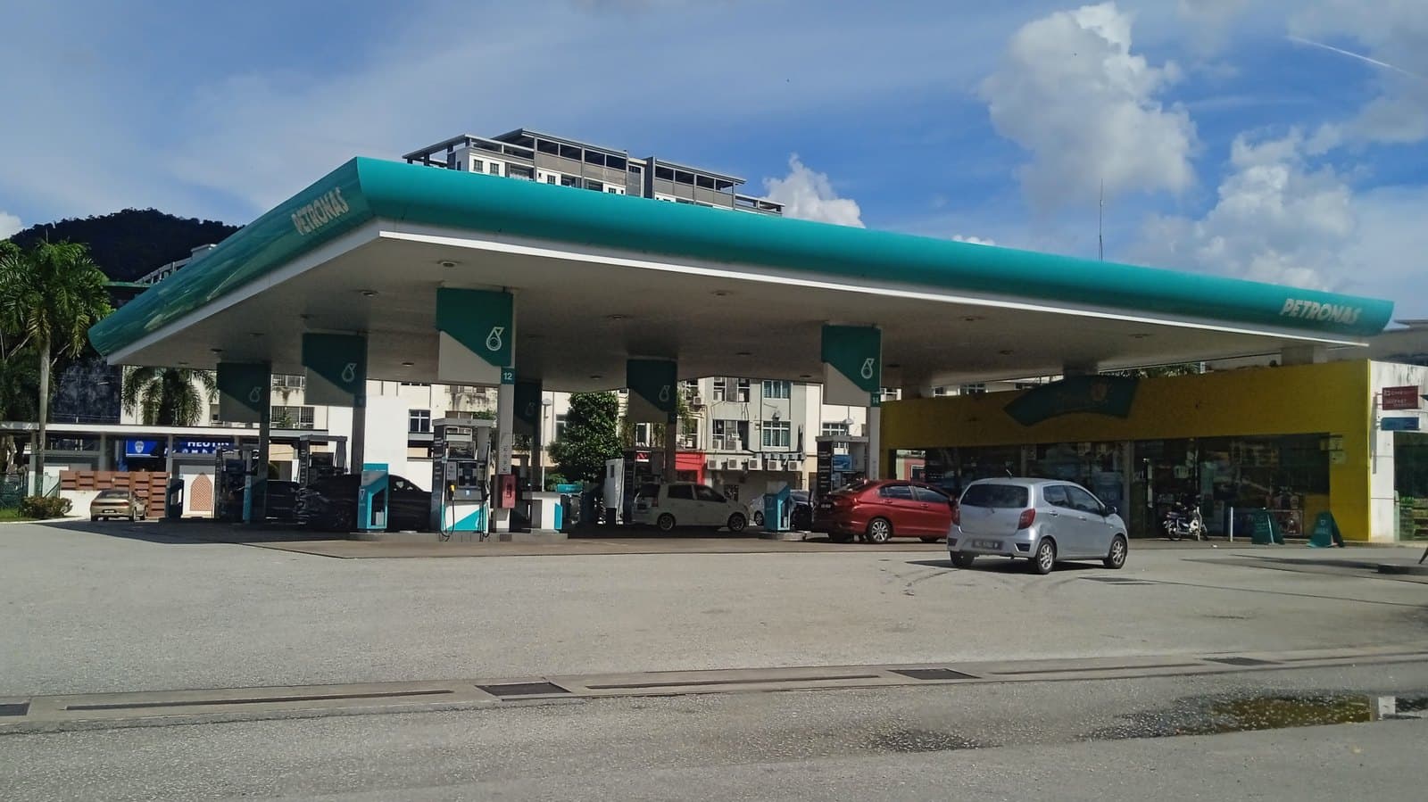 BUDI95 Is Still 200 Litres: What the Cap Is Worth This Week, and Exactly What Happens at Litre 201