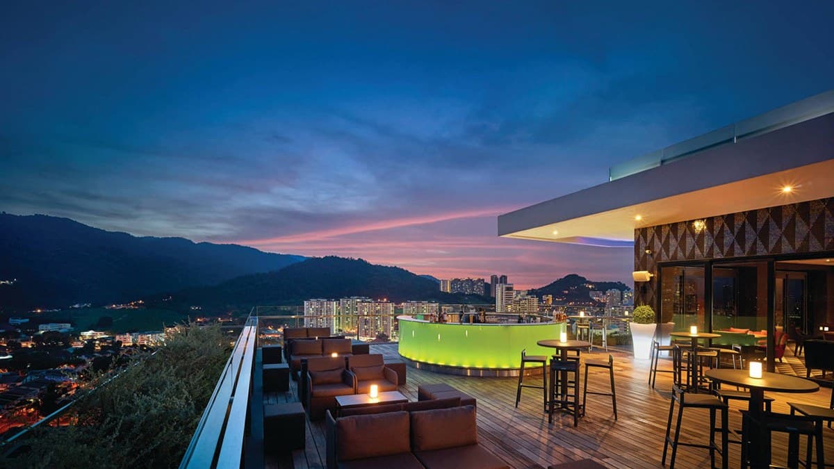 G Hotel Penang Bar and Lounge Deals: Buy 1 Free 1 Drinks, RM90 Tea Set for Two, RM28 Cake and Coffee (Oct-Dec 2026)