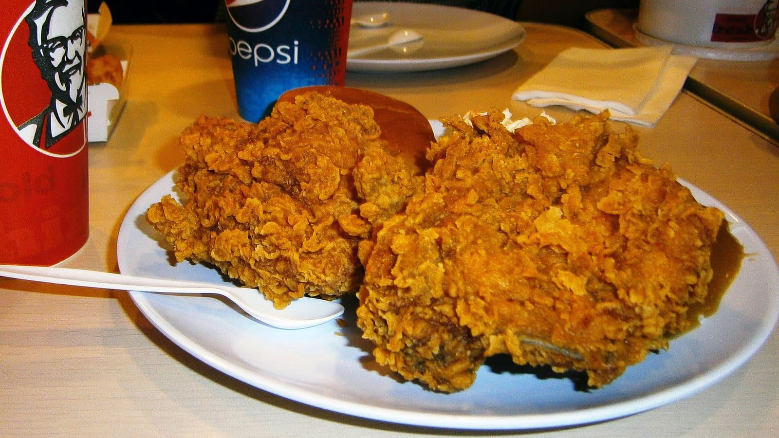 KFC马来西亚:购买Family Weekend Combo套餐,儿童Chicky Meal免费送(每周五至周日)