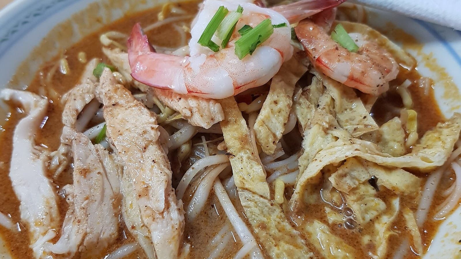 8 Kuching Food Institutions Every Visitor Should Try (Sarawak)