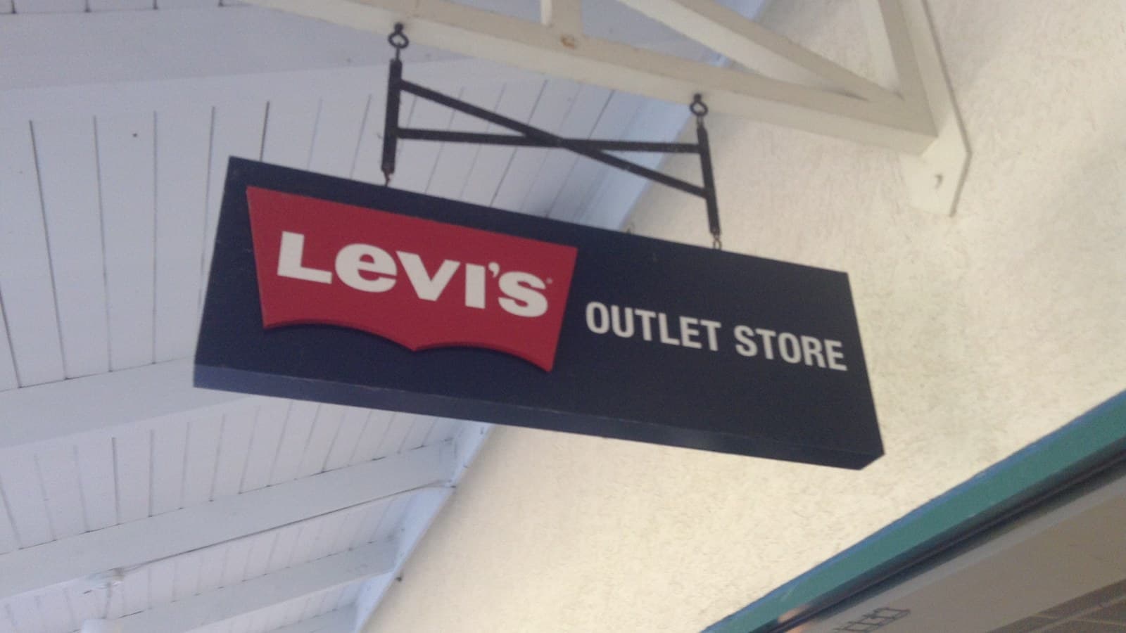 Levi's Outlet Store, Genting Highlands Premium Outlets: What's On Now (July's 30% Off Has Ended)