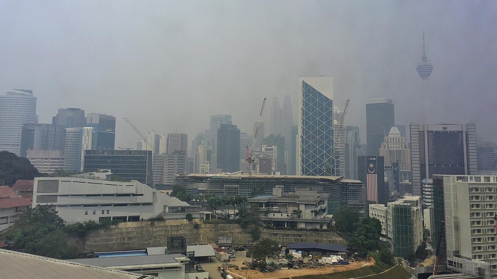 Haze Hits Malaysia: Sarawak Air Quality Turns Unhealthy as Kalimantan Fires Spread (August 2026)