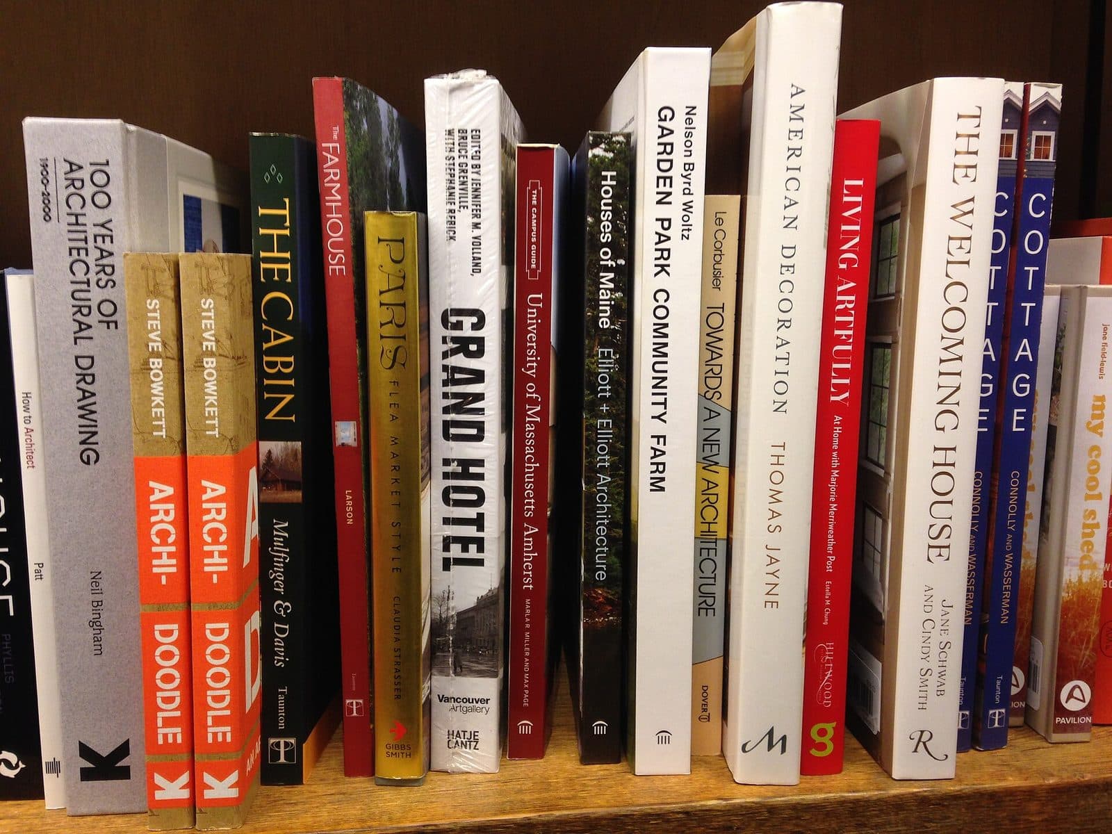 MPH Bookstores' Great Eastern Mall Sale: Up to 70% Off, Deals From RM10 (Till 2 Aug)