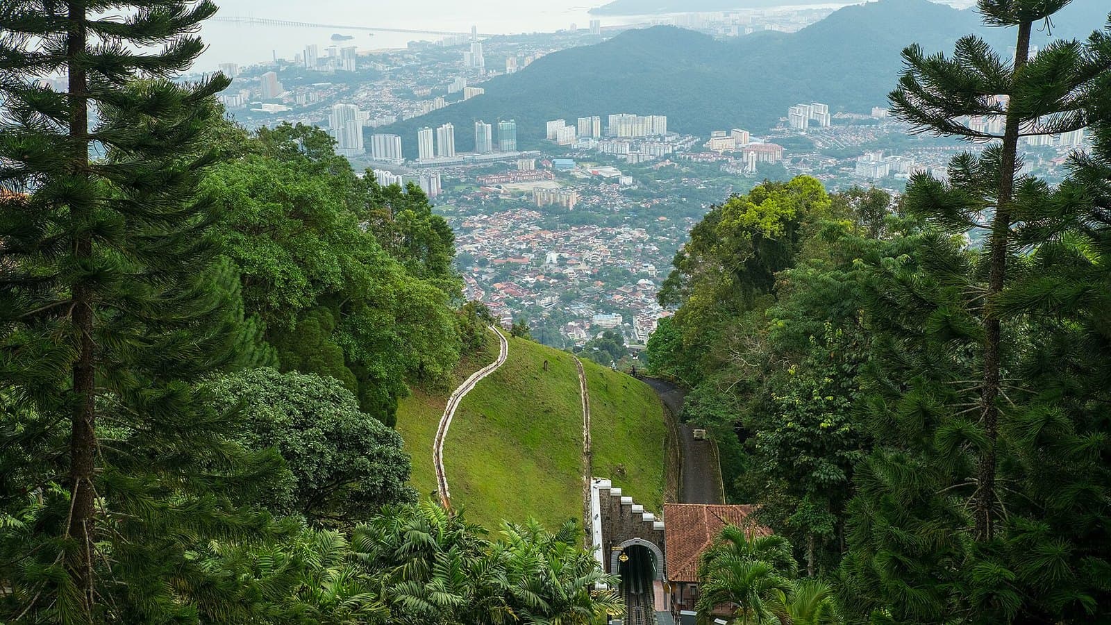 Penang Attraction Prices 2026: Four of Ten Charge Malaysians Less, and Penang Bird Park's 20% Online Discount Is Locals-Only