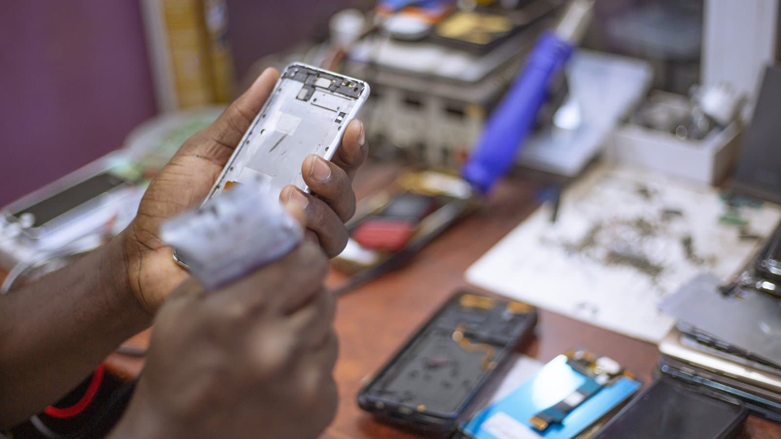 Phone Screen and Battery Repair Prices in KL 2026: Apple Charges RM1,209 for an iPhone 15 Screen, Shops Start at RM385, and the Genuine Part Costs More Elsewhere