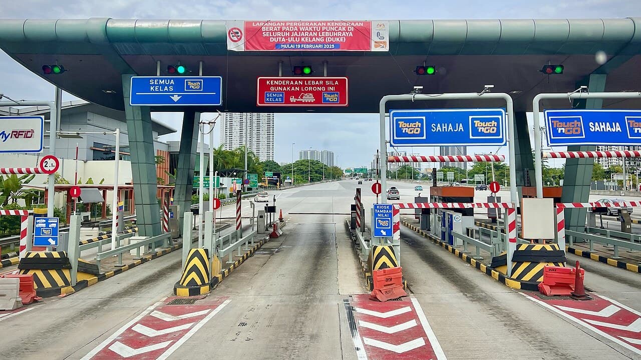 Paying Tolls in Malaysia in 2026: JustGO Now Covers the Whole North-South Expressway, but MLFF Still Has No Date