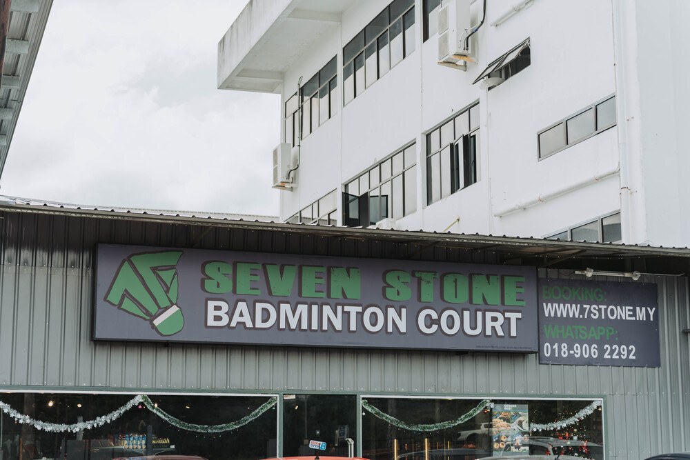 7 Stone Badminton Court (Batu Kitang)