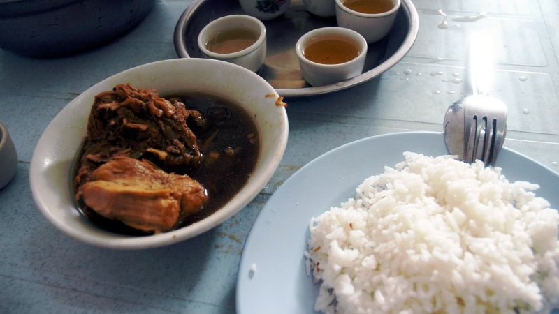 Kedai Makanan Teck Teh (德地肉骨茶飯店), Kawasan 1 — the oldest one, and the one most likely to disappoint you