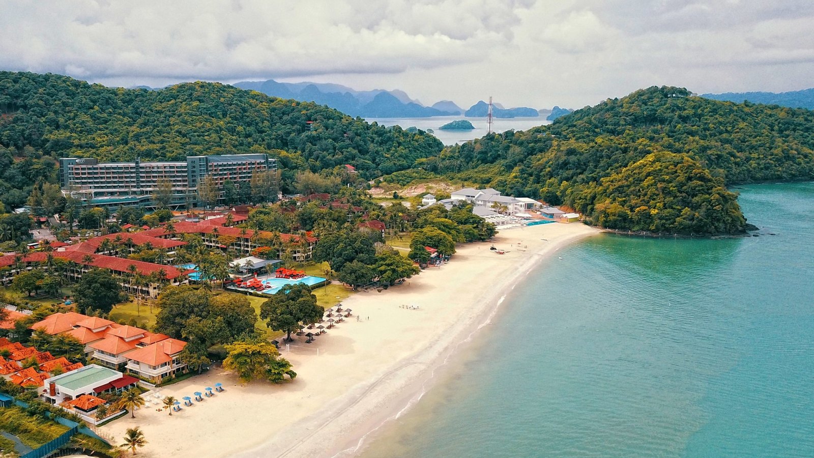 Holiday Villa Resort & Beachclub Langkawi — Pantai Tengah