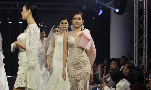 Pretty In White — Desa Sri Hartamas, KL (buy and keep, no rental)