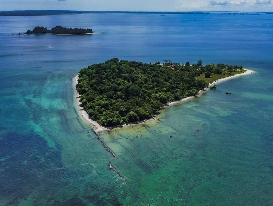 Labuan Rusukan Besar Tour and Travel Sdn Bhd — snorkelling & island-hopping, no certification needed, prices published