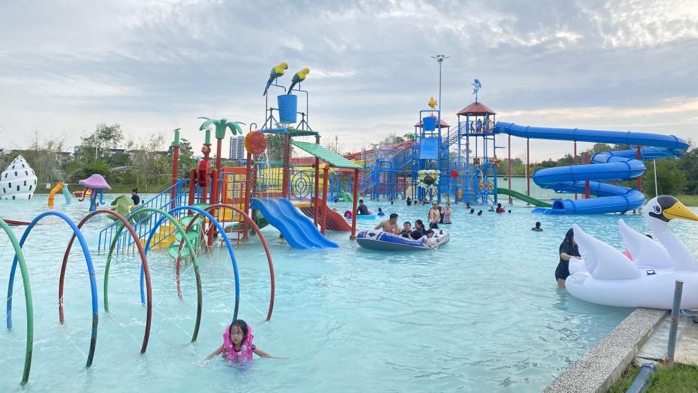 De Borneo Waterpark, Kepayan — the replacement for the closed Water World