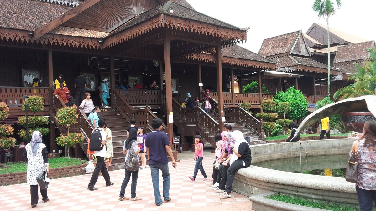 Kampung Kraftangan(手工艺村与手工艺博物馆)