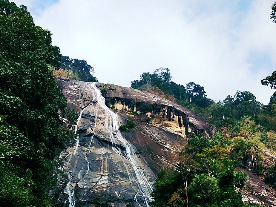 Gunung Stong 州立公园与 Jelawang 瀑布