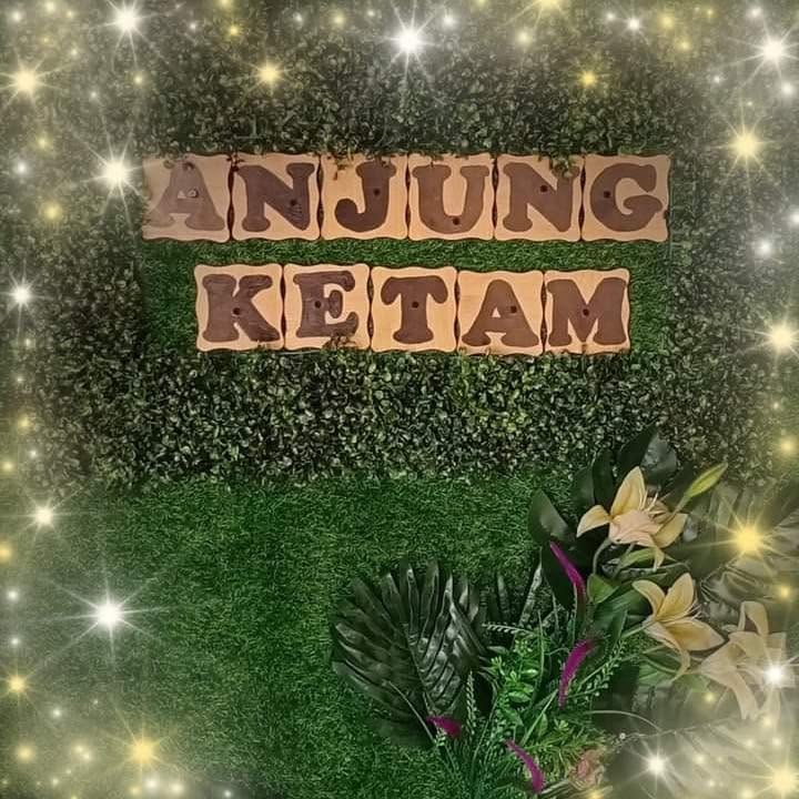 Anjung Ketam Gerai No.1 —— 木桩档口中唯一周日营业的一家