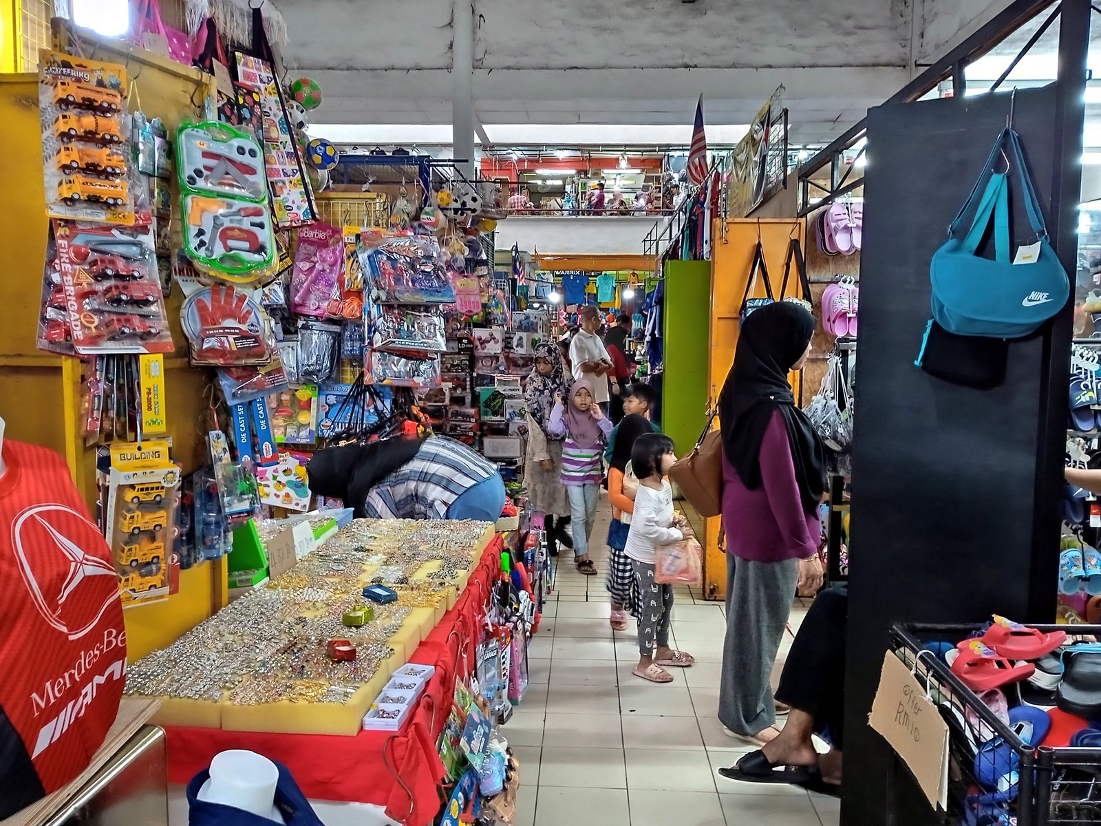 Arked Niaga Padang Besar — The Border Stall Arcade (Opens 10.30am, Not 9am)