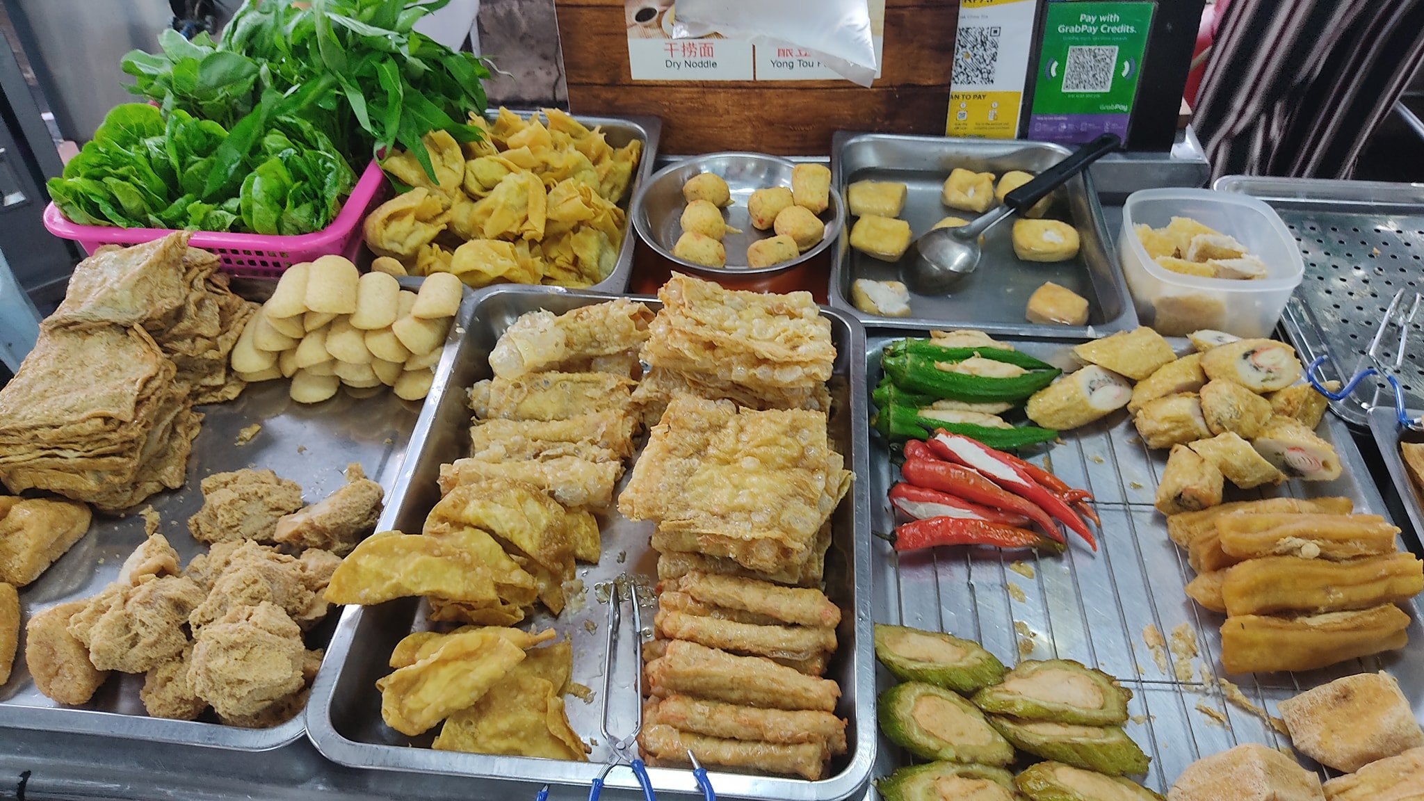 合顺茶餐室 — 常在上午便售罄的酿豆腐档口