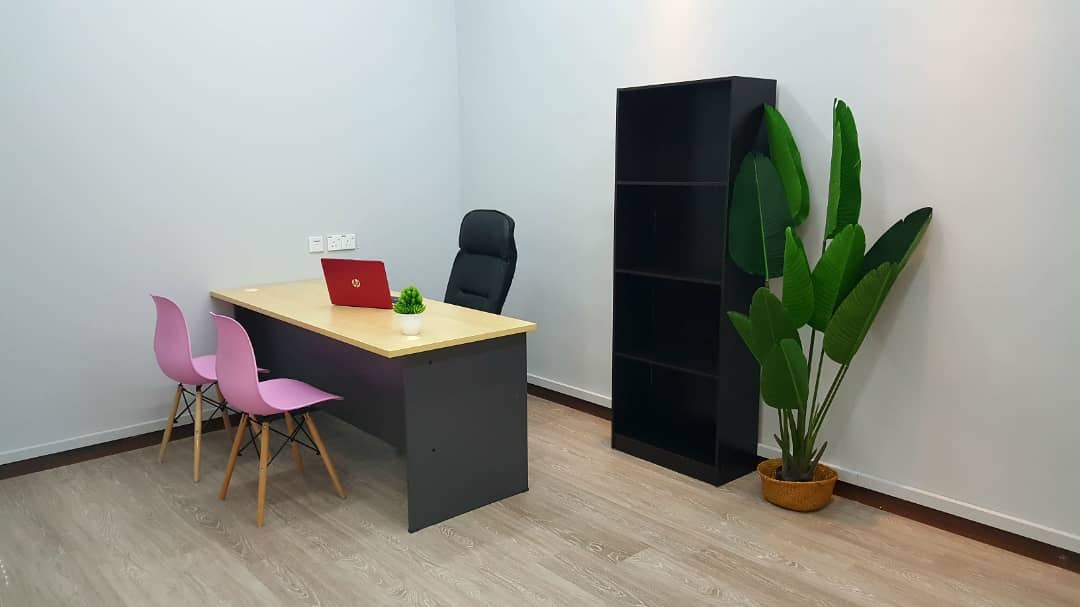 Men Inn Work — seven Johor Bahru addresses, RM290 headline, and a rate table that will not render