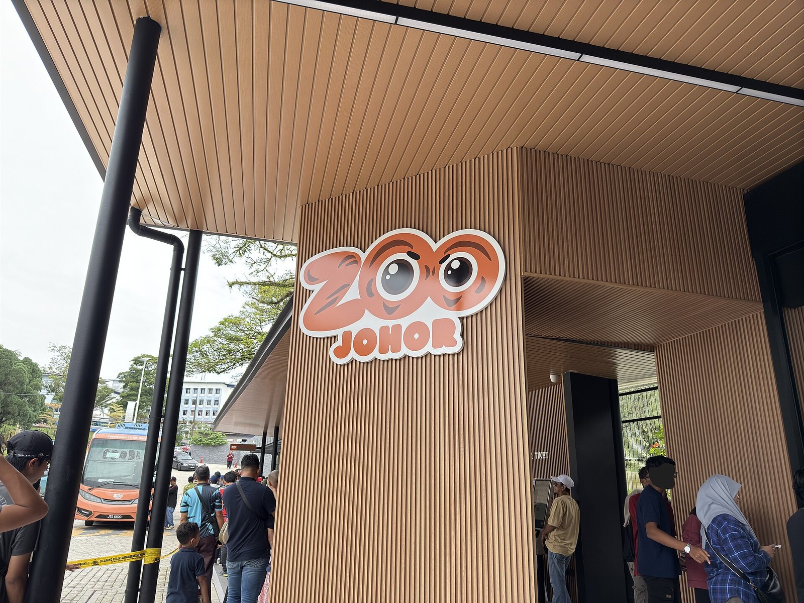 Johor Zoo (Zoo Johor) — Johor Bahru city centre