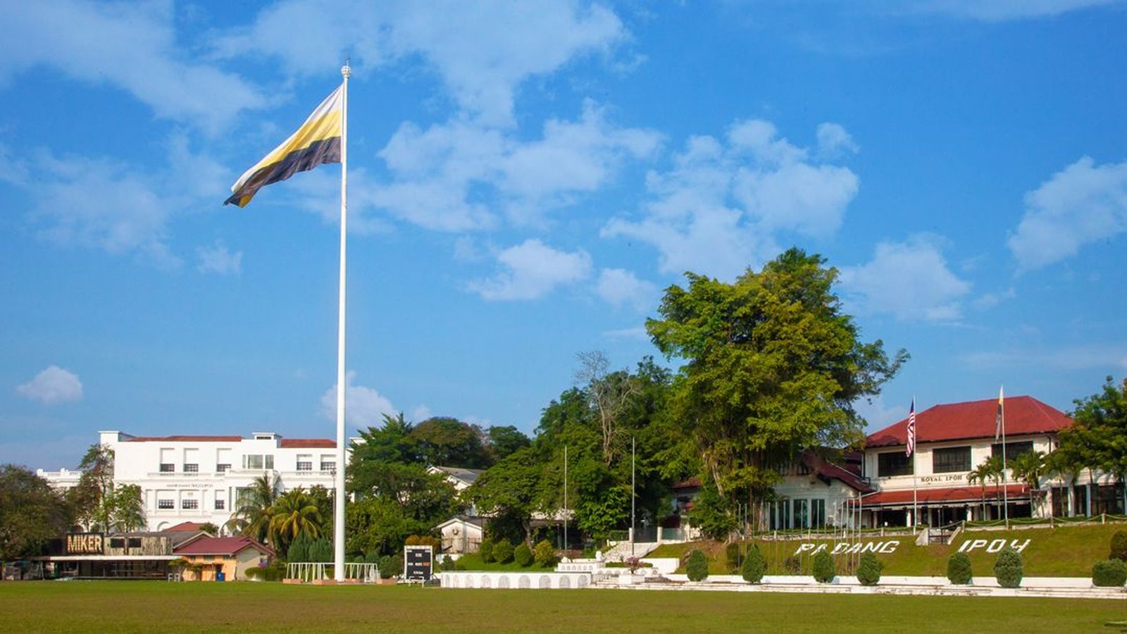 Ipoh Padang & the Royal Ipoh Club — Jalan Dato Seri Ahmad Said