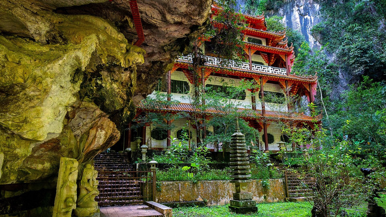 Sam Poh Tong Cave Temple — Gunung Rapat (closes 2pm)