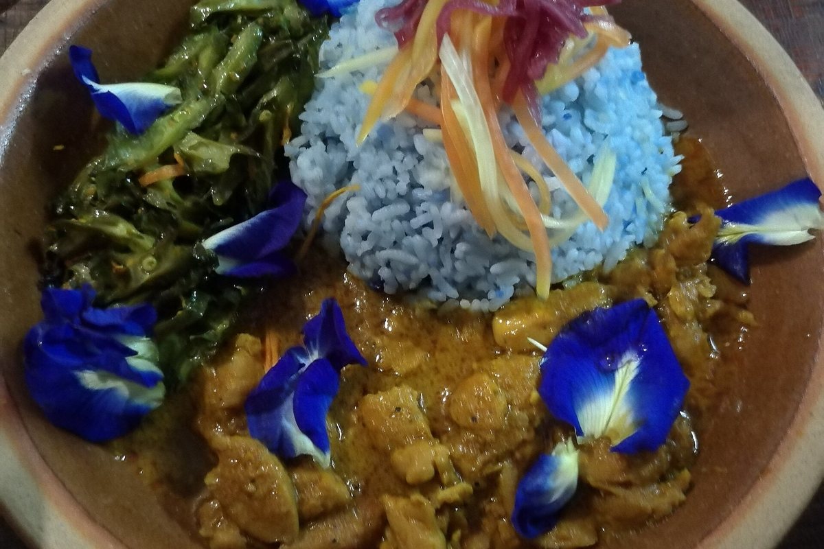 Lieniey Nasi Kerabu Tumis