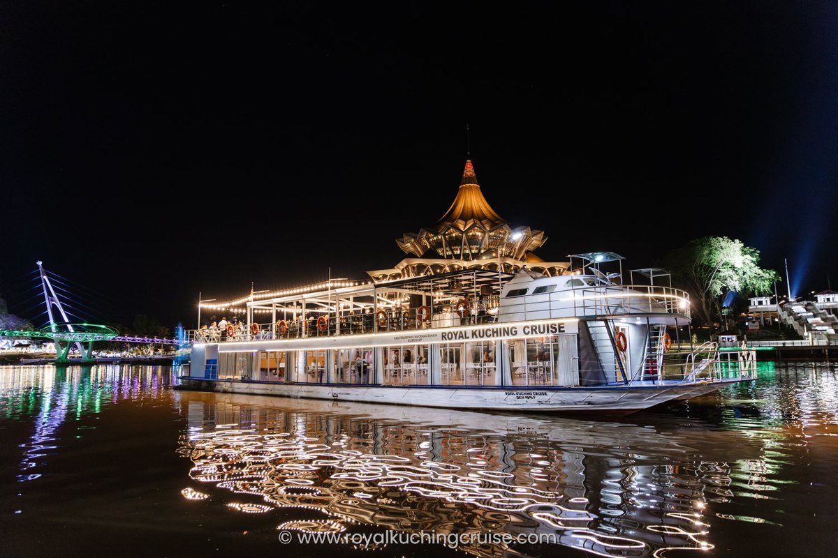 Royal Kuching Cruise日落游船(古晋河滨)