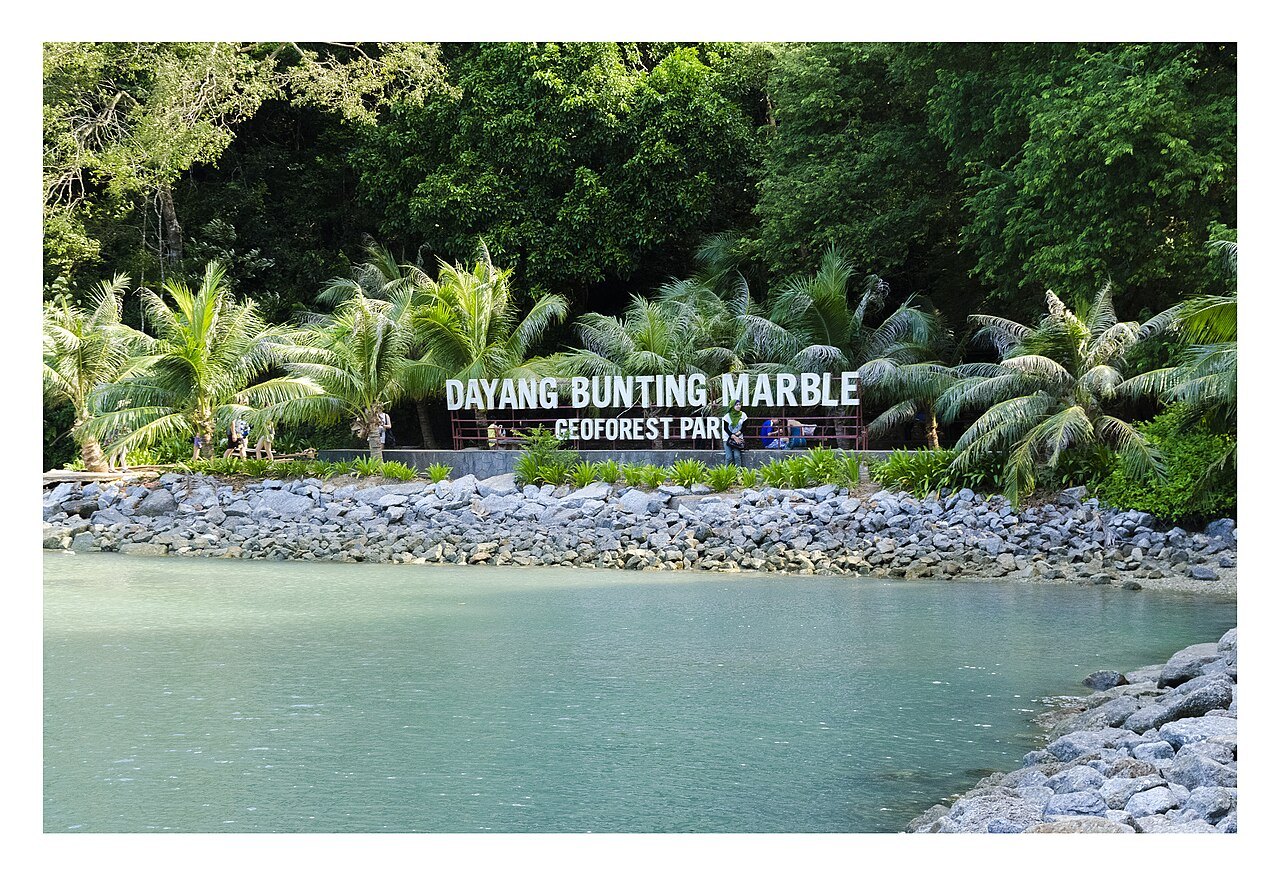 Langsura Geopark: Dayang Bunting lake entry and private water taxi
