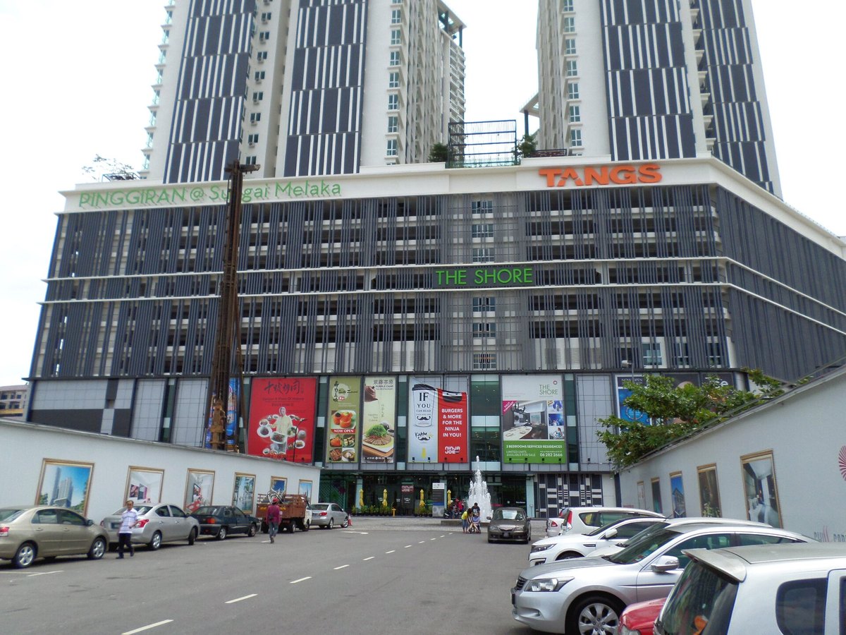 The Shore Sky Tower, Melaka River