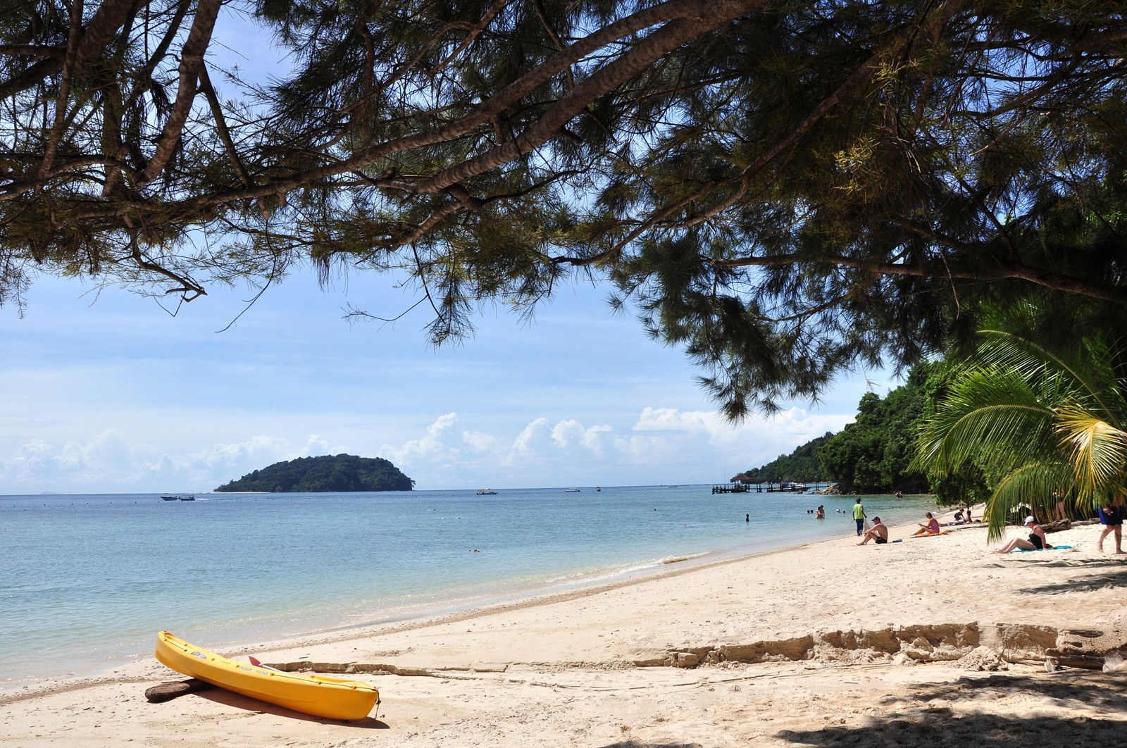 Tunku Abdul Rahman Park — RM8 and three kilometres from Kota Kinabalu
