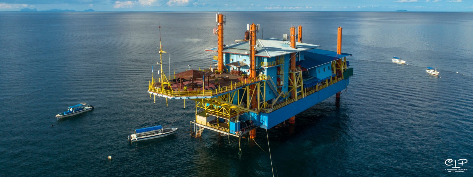 Seaventures Dive Rig (off Mabul)