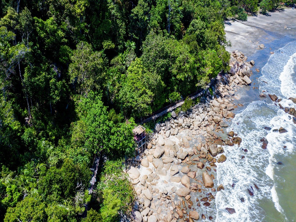 Teluk Cempedak — free, open 24 hours, 6km from town