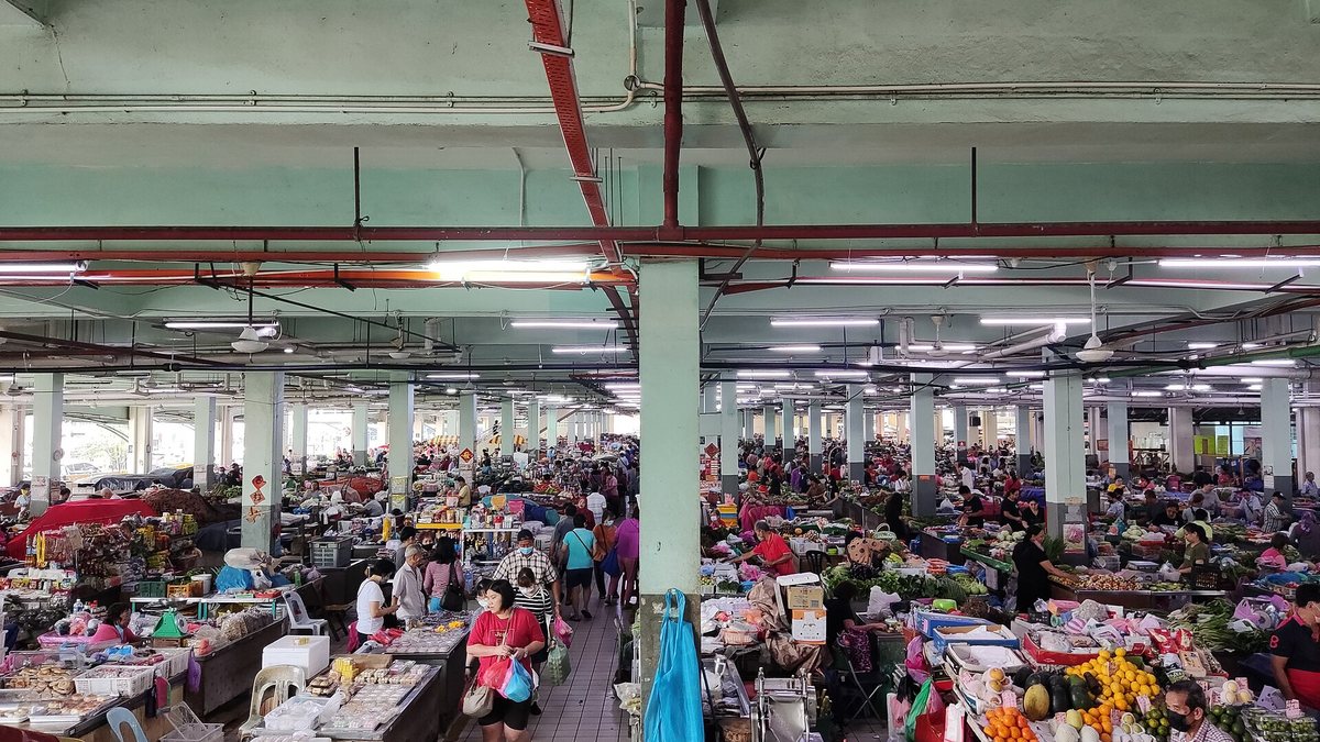 Sibu Central Market — more than 1,100 stalls, and the reason to set an alarm