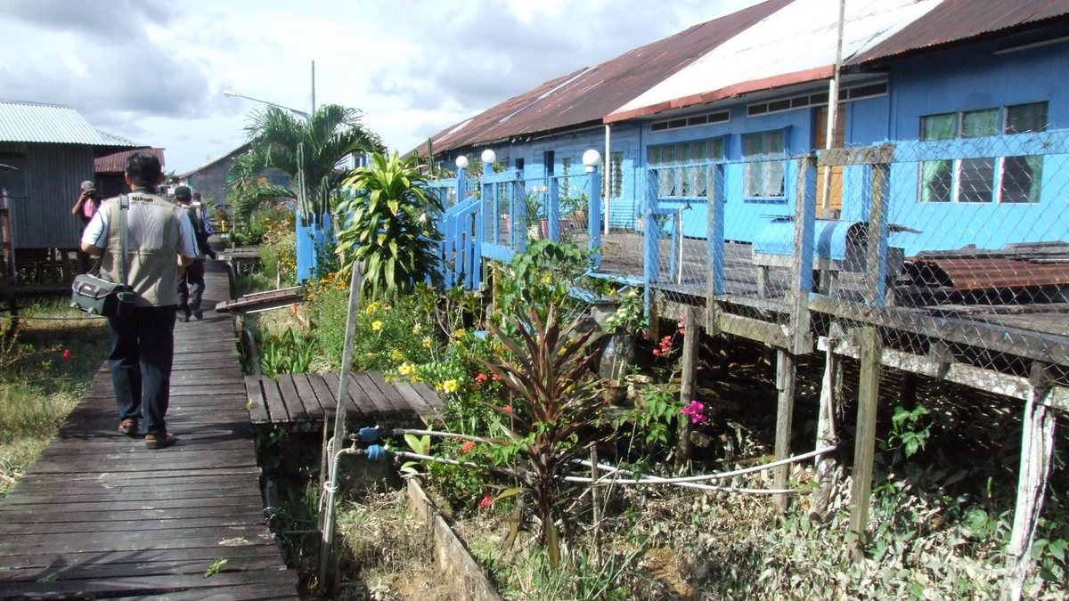 Bawang Assan Iban Longhouses — nine longhouses, 40 minutes out, and the only stop here you should book