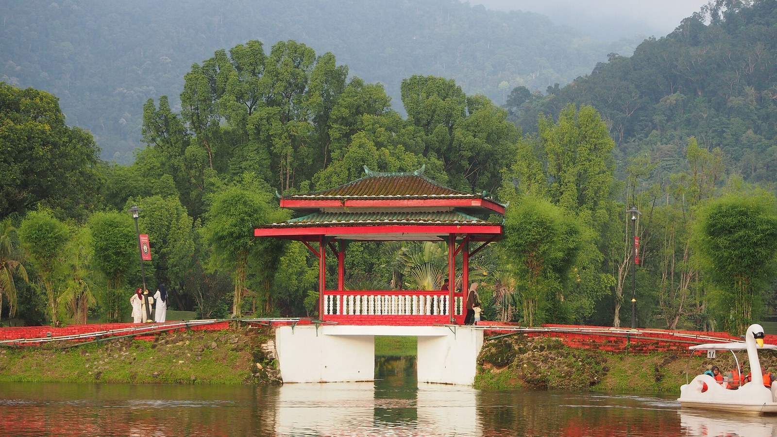 Taiping Lake Gardens (Taman Tasik Taiping) — the country's first public garden, and the best thing to do before 10am