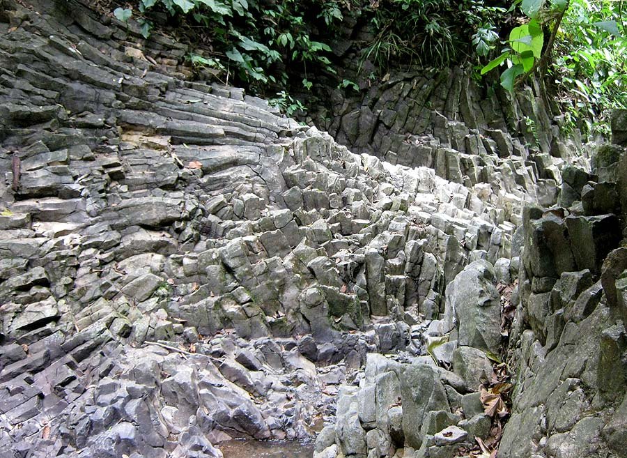 德源可可园与斗湖可可咖啡馆（Quoin Hill）