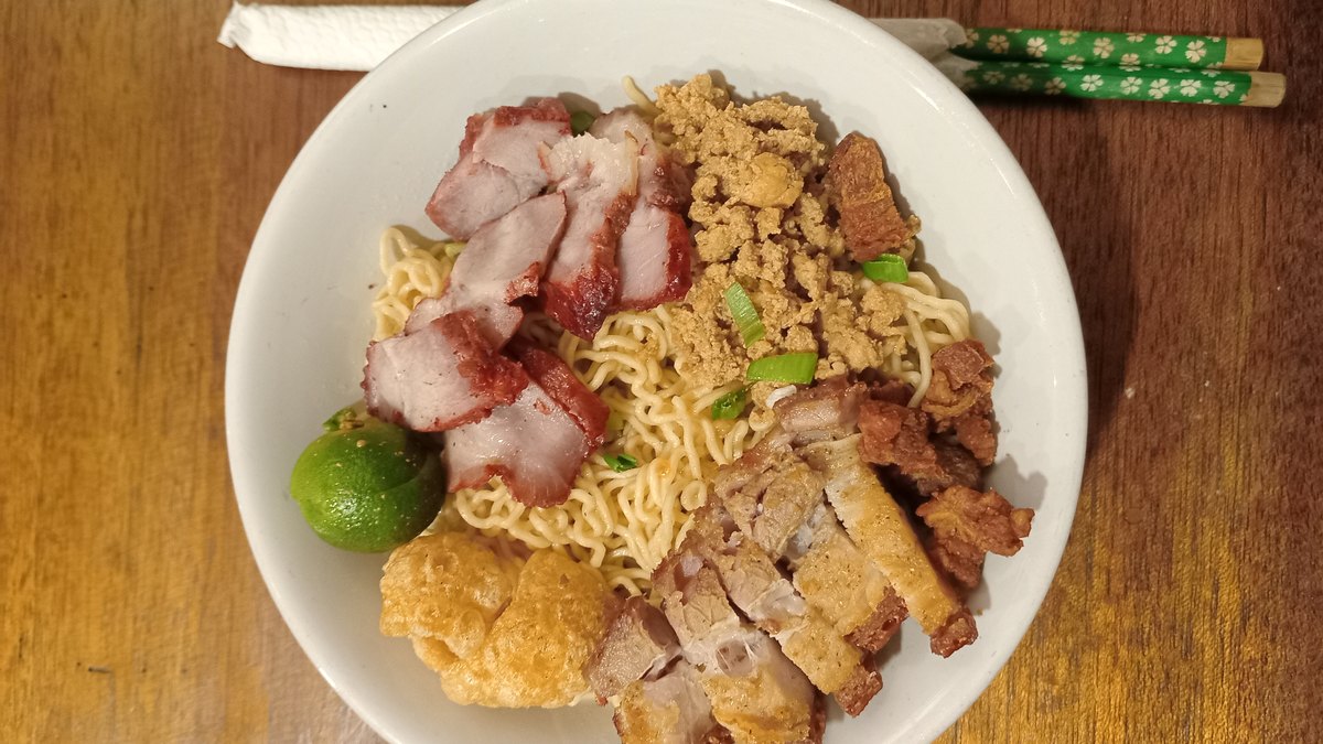 Mat Kolok (Jalan Taman Boulevard 1): Mee Kolok, and Open Later Than Everyone Says