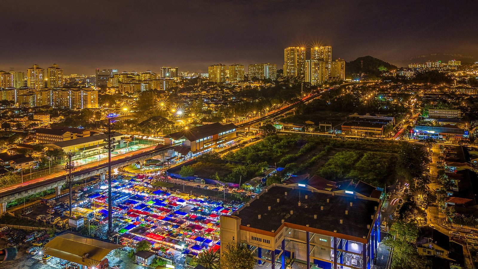 Saberkas Night Market (Saberkas Commercial Centre): From 4pm, but Not on Mondays or Tuesdays